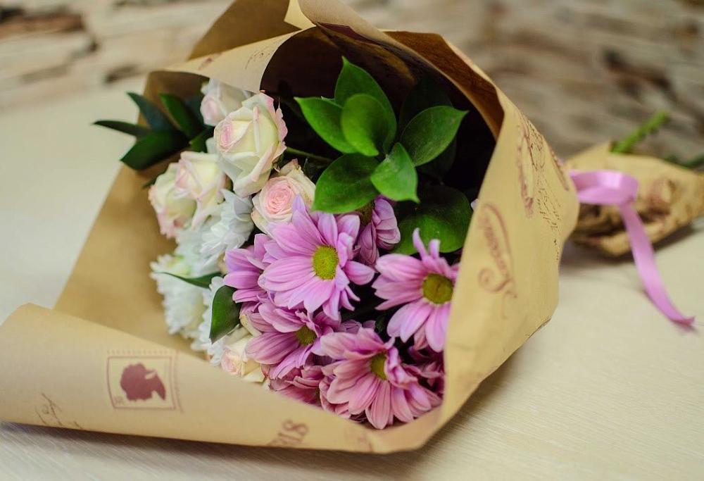 Букет цветов из: Розы и Хризантемы в Кошурниково