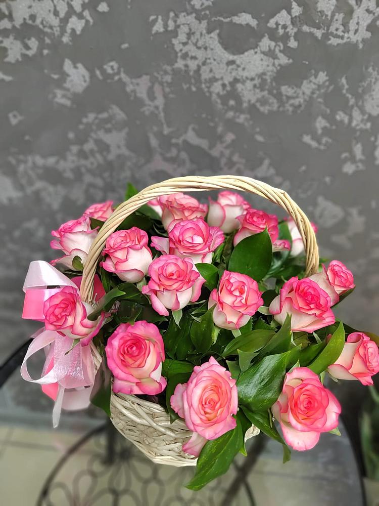 Цветочная композиция из Розы в корзине в Кошурниково