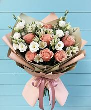 Букет цветов из:  Розы, Альстромерии и Лизиантусы в Кошурниково
