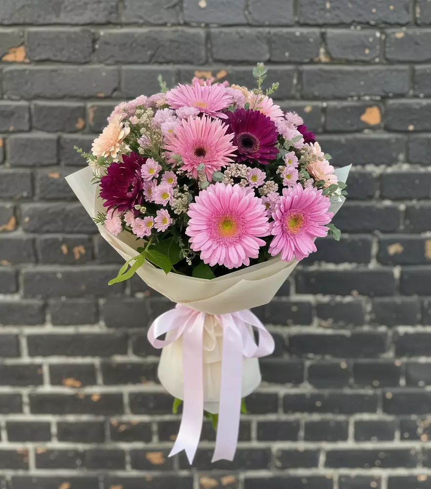 Букет цветов из: Герберы и Хризантемы в Кошурниково