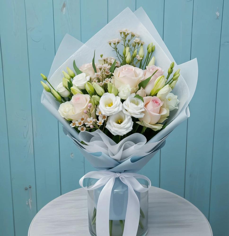 Букет цветов из: Розы и Лизиантусы в Кошурниково