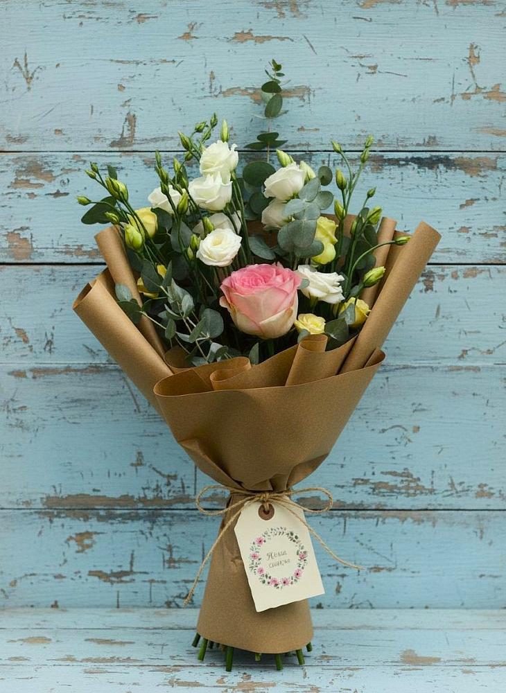 Букет цветов из: Розы и Лизиантусы в Кошурниково