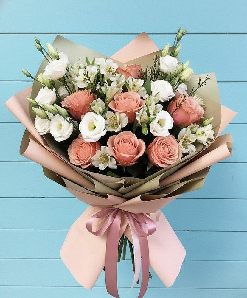 Букет цветов из: Розы, Альстромерии и Лизиантусы в Кошурниково
