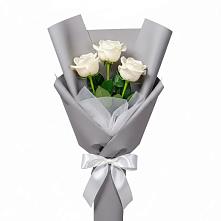 Букет 3 белые розы в Кошурниково