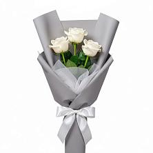 Букет 3 белые розы в Кошурниково