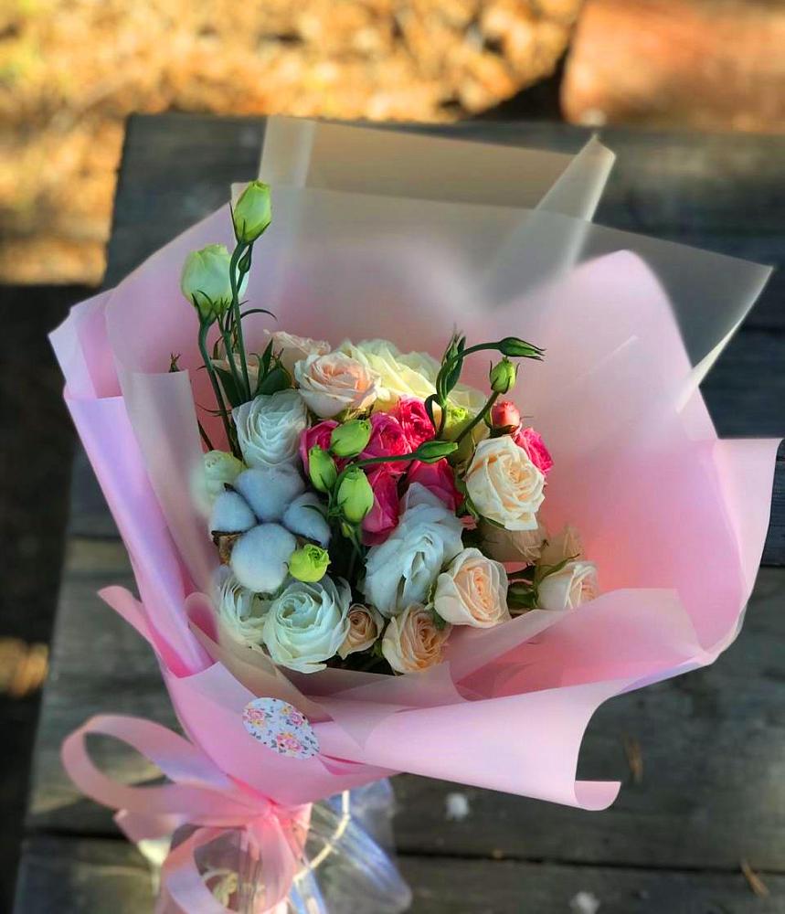 Букет цветов из: Розы и Лизиантусы в Кошурниково