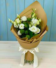 Букет цветов из:  Хризантемы и Лизиантусы в Кошурниково