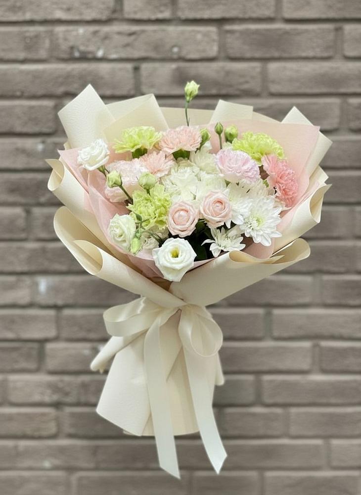 Букет цветов из: Гвоздики, Розы, Лизиантусы и Хризантемы в Кошурниково