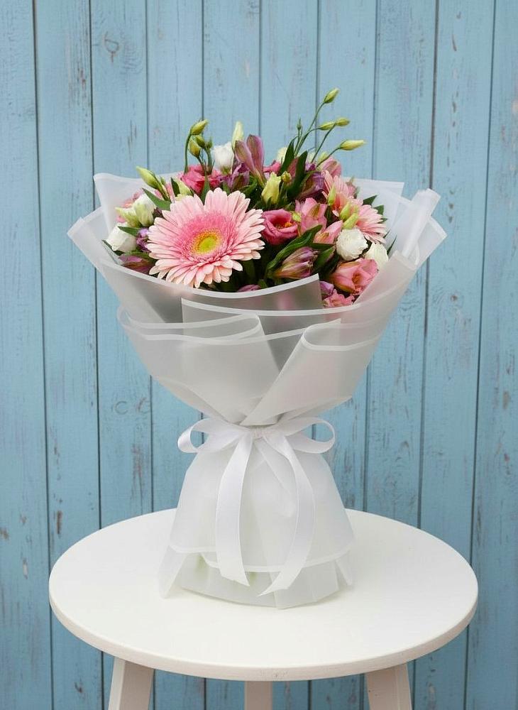 Букет цветов из: Герберы, Альстромерии и Лизиантусы в Кошурниково