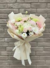 Букет цветов из:  Гвоздики, Розы, Лизиантусы и Хризантемы в Кошурниково