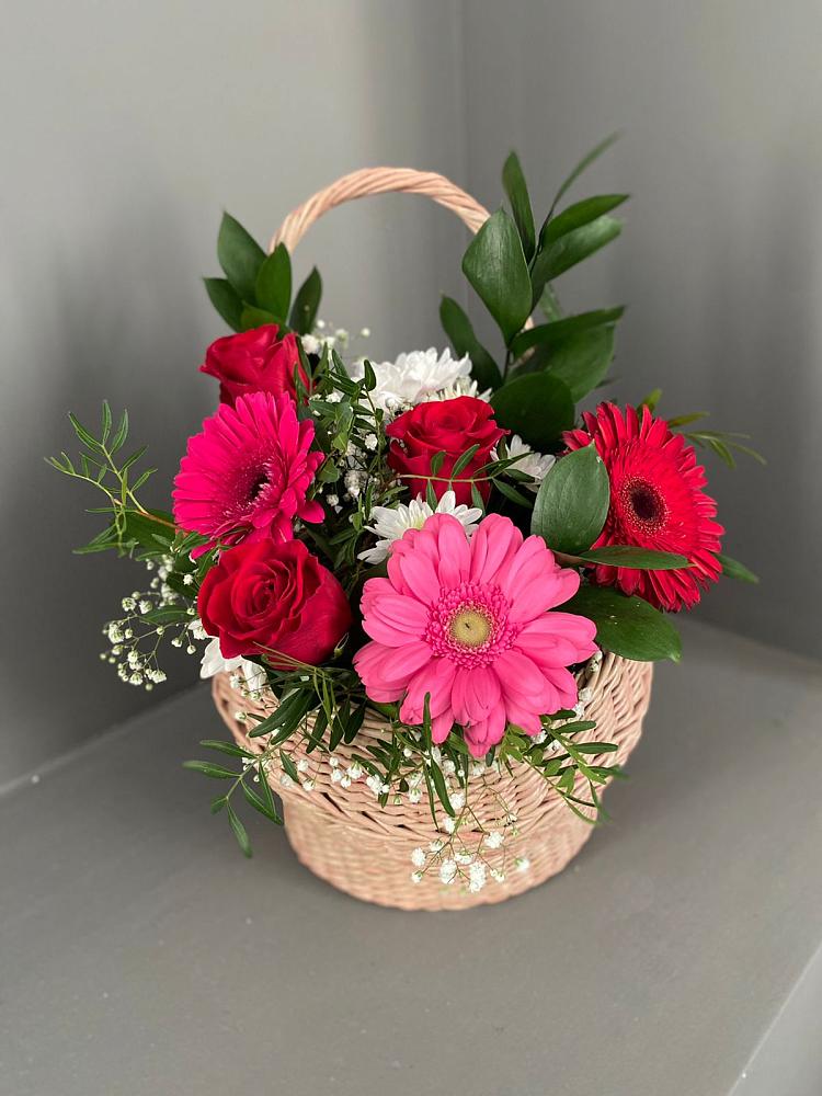 Цветочная композиция из Розы, Хризантемы и Герберы в корзине в Кошурниково