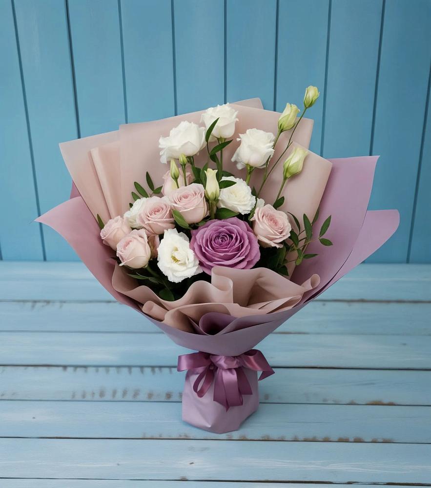 Букет цветов из: Розы и Лизиантусы в Кошурниково